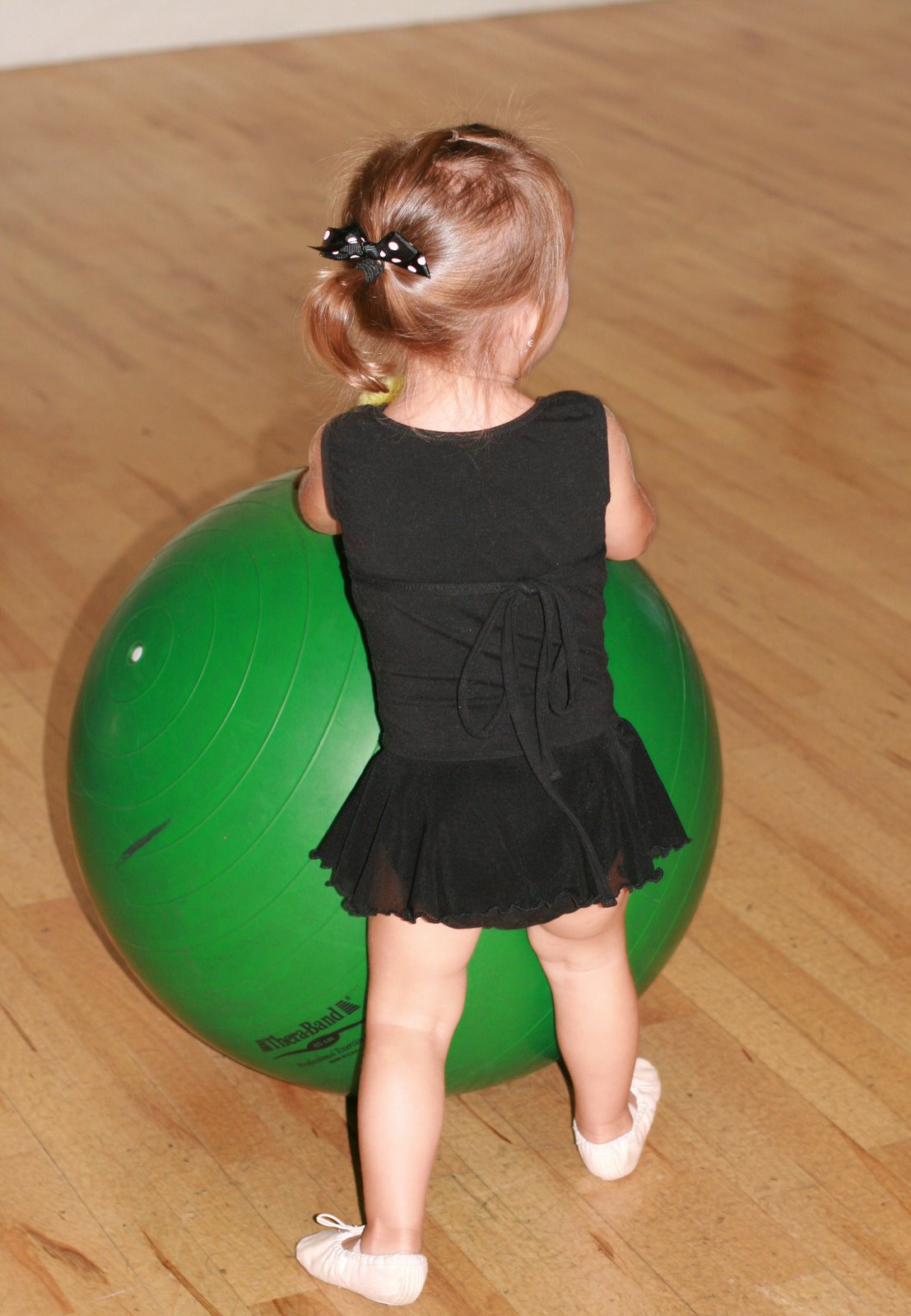 [Sela's+first+dance+class+007.JPG]
