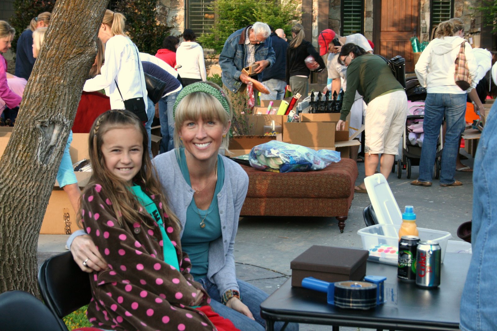 [sela+and+yard+sale+022.JPG]