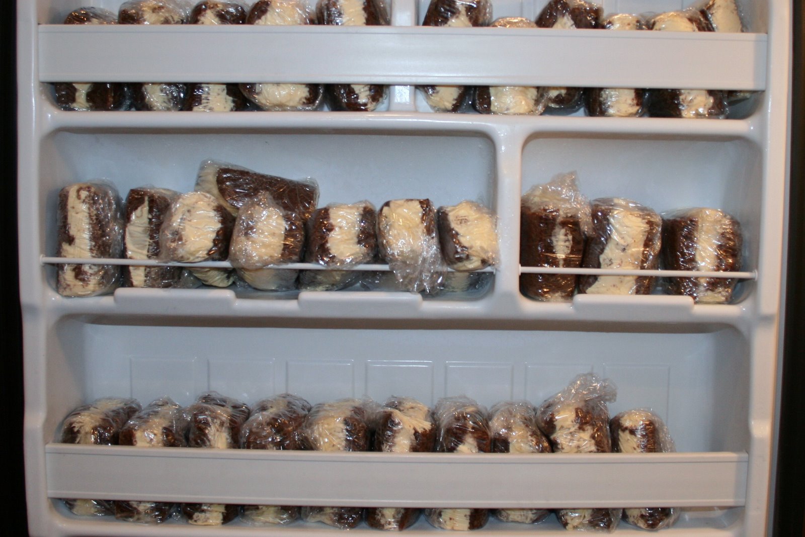 [homemade+ice+cream+sandwiches+017.JPG]