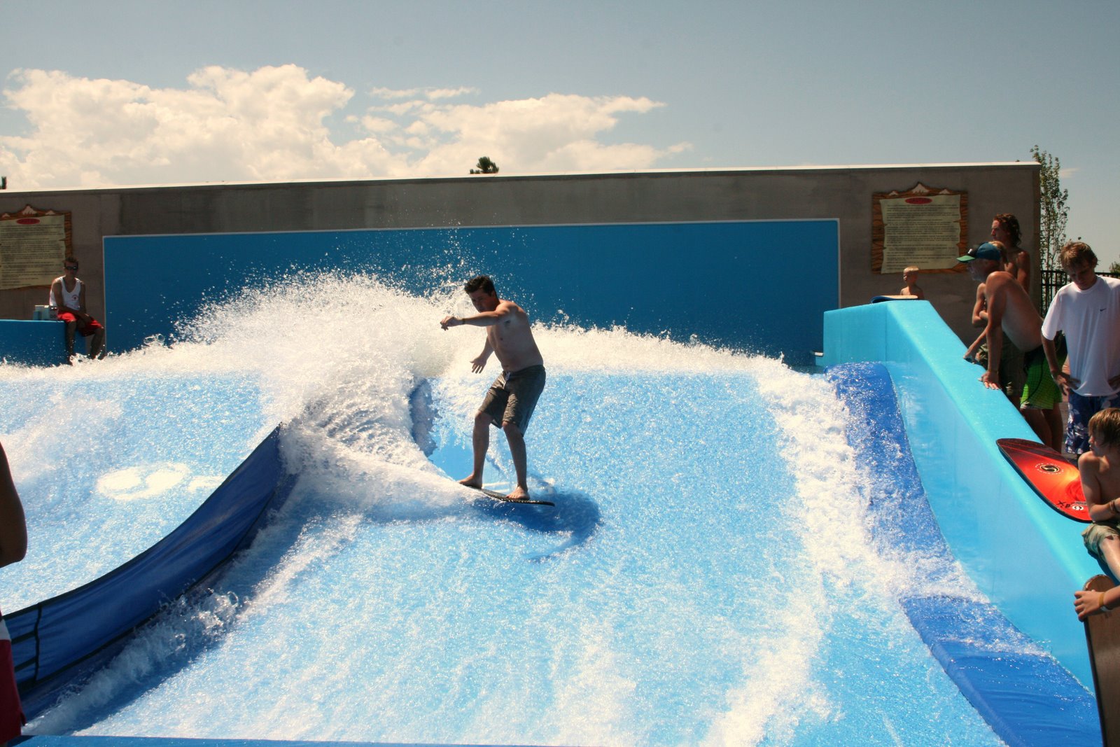 [lindon+pool+july+20,+2009+031.JPG]