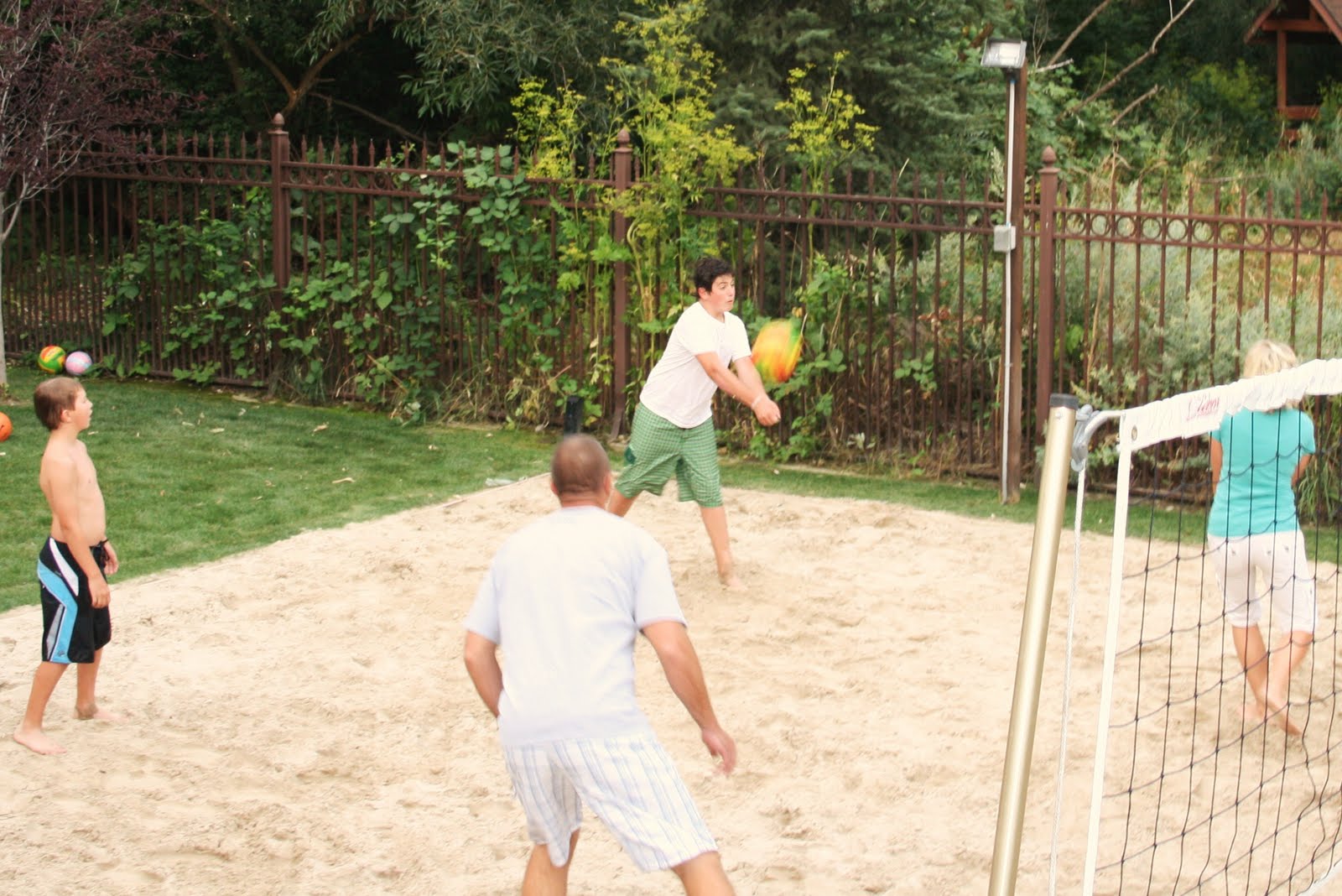 [volleyball+night+aug.+6,+2009+048.JPG]