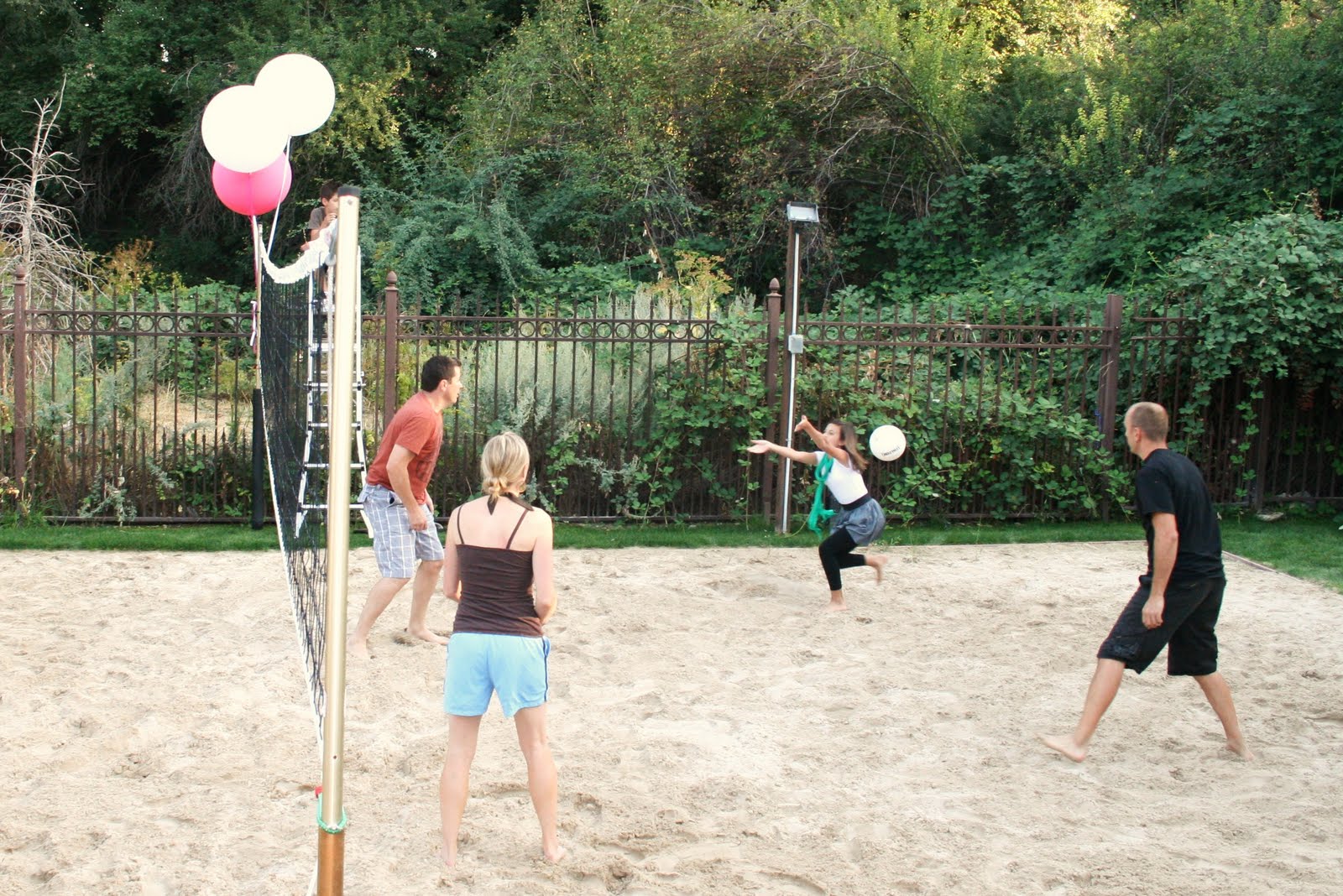 [lagoon+and+vball+nite+number+nine+092.JPG]