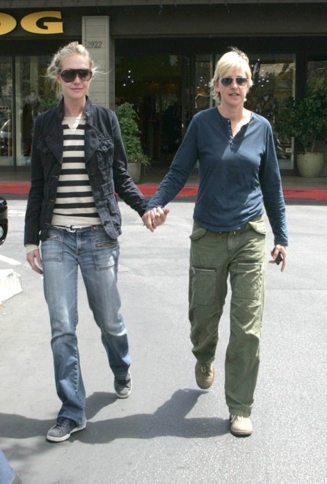 [ellendegeneresportiaderossiOC1-thumb.jpg]
