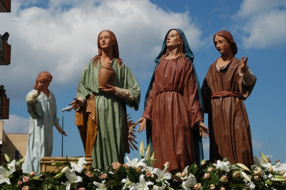 LA SETTIMANA SANTA A VALENZANO (BA): 48 - Le Marie al Sepolcro