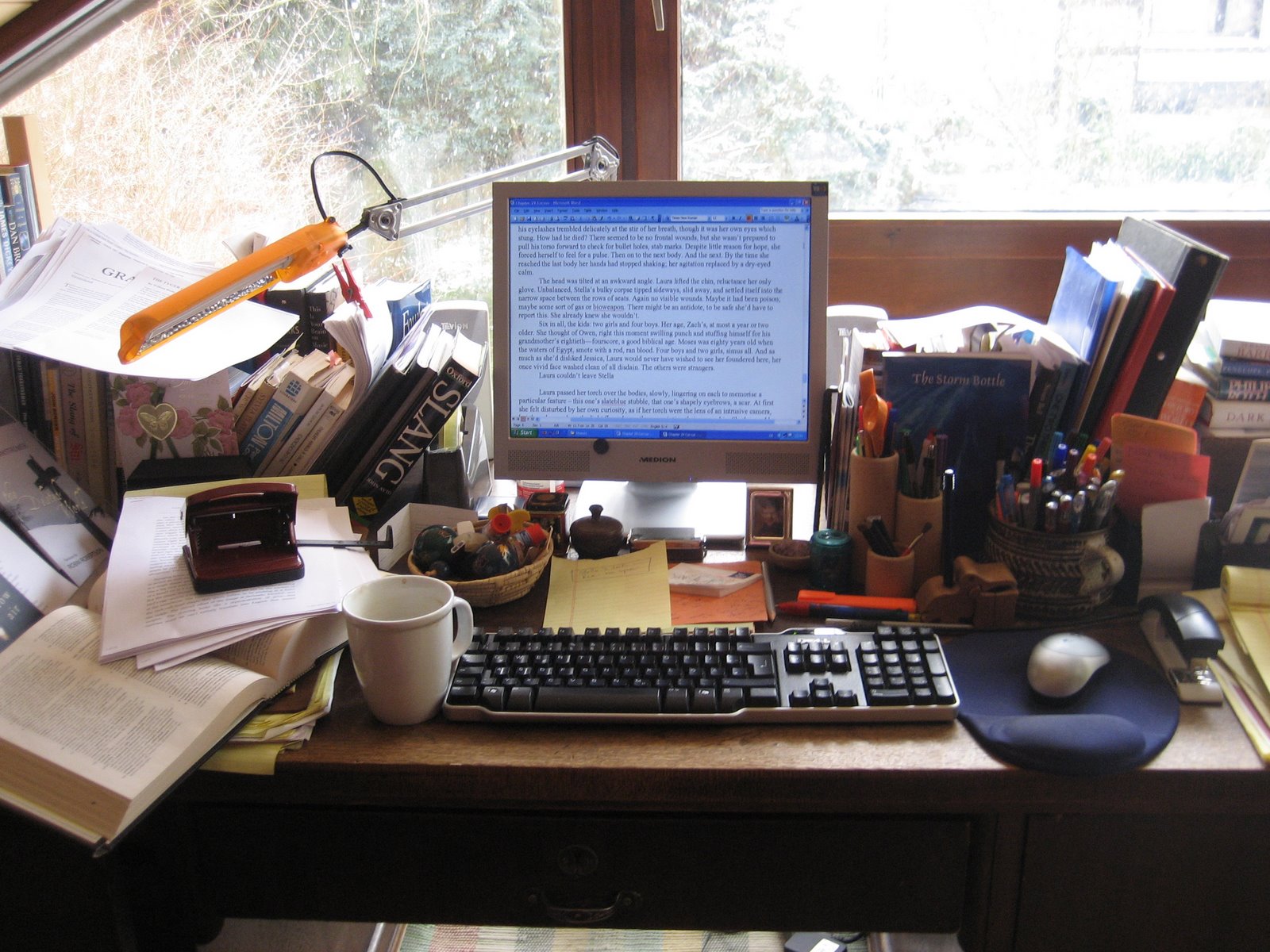 [Desk+003.jpg]
