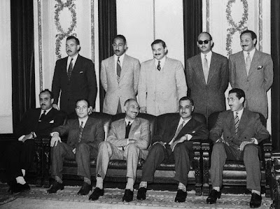 ثمن الصداقة في حكم مصر (6): العُمدة يقود الجيش Members+of+Revolutionary+Council+1+April+1955