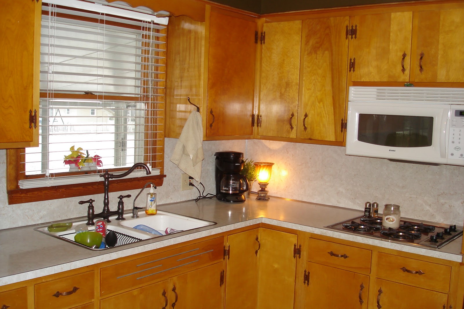 easy kitchen update ideas 19 inexpensive ways to fix up your kitchen photos huffpost easy kitchen update ideas 19 inexpensive ways to fix up your kitchen photos huffpost