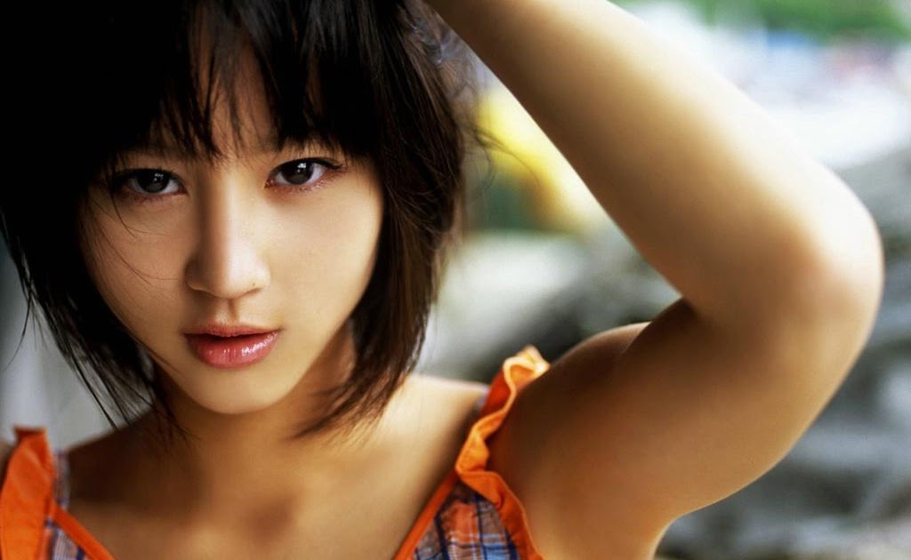 Asian Entertainment & Culture Maki Horikita Sexy Japanese Bikini Girl