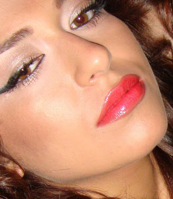 Megan Fox Red Lips. Bright Lips - Slightly Megan
