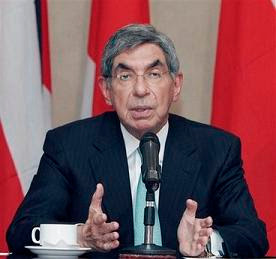 Costa Rican President Oscar Arias (AP Photo/Kent Gilbert)