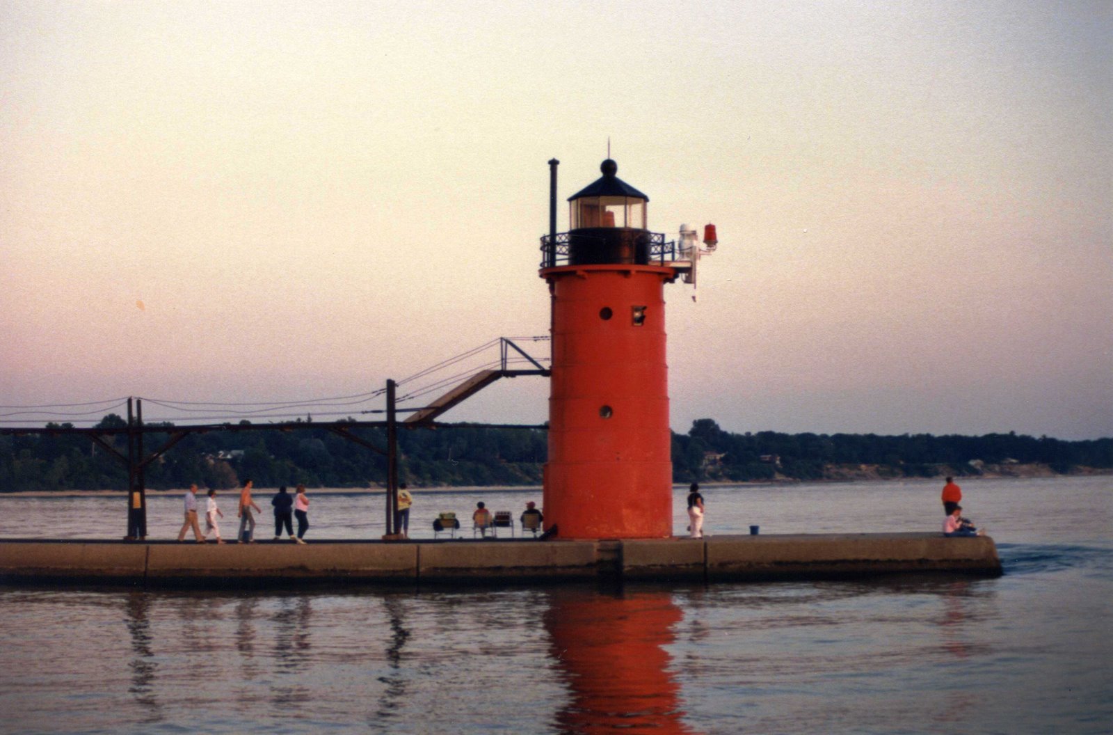 [south_haven_lighthouse.jpg]