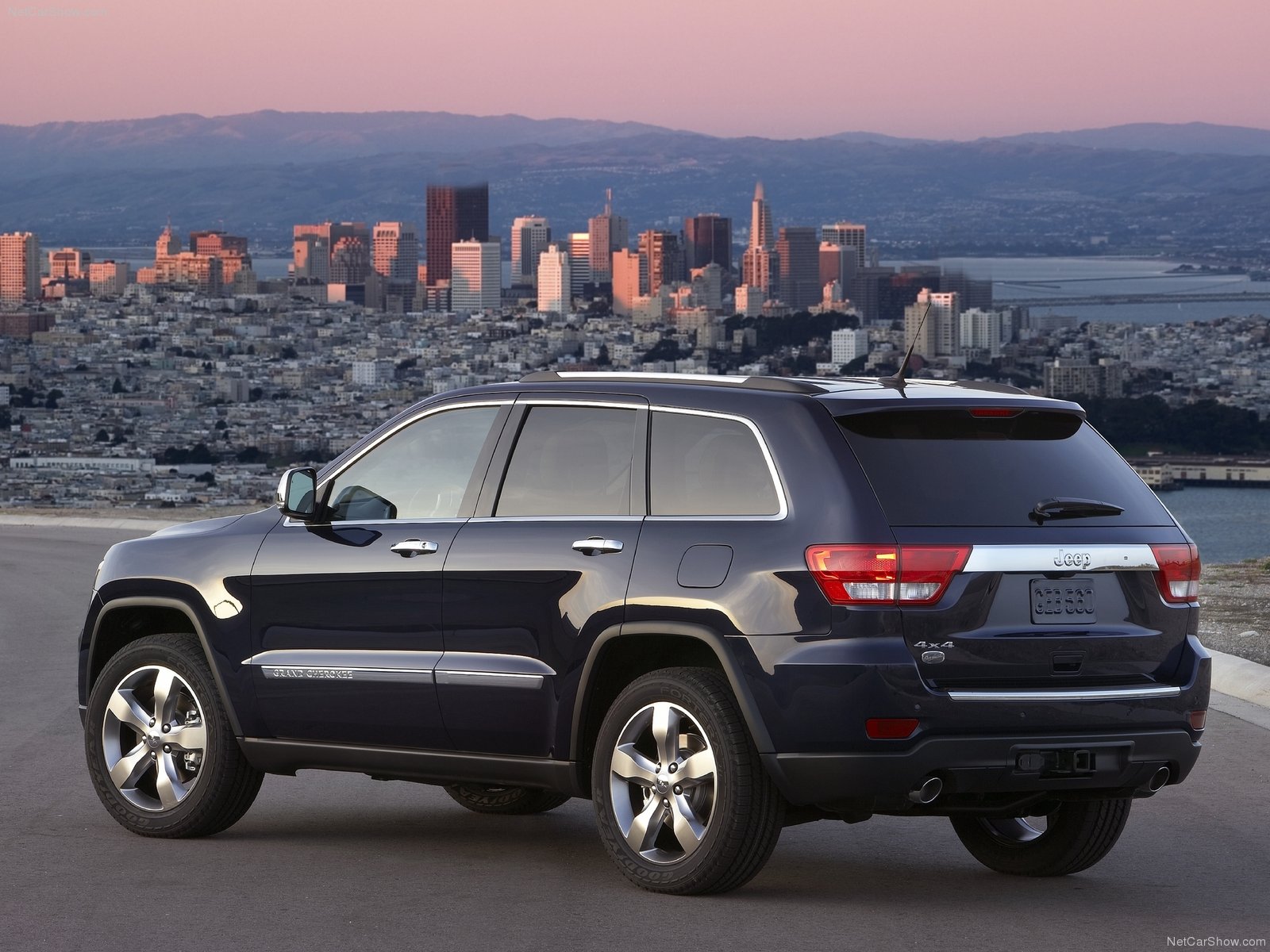 http://4.bp.blogspot.com/_S3883KoYkjo/TVAM2q2bhGI/AAAAAAAAAC4/oghoZYyQowM/s1600/Jeep-Grand_Cherokee_2011_1600x1200_wallpaper_10.jpg