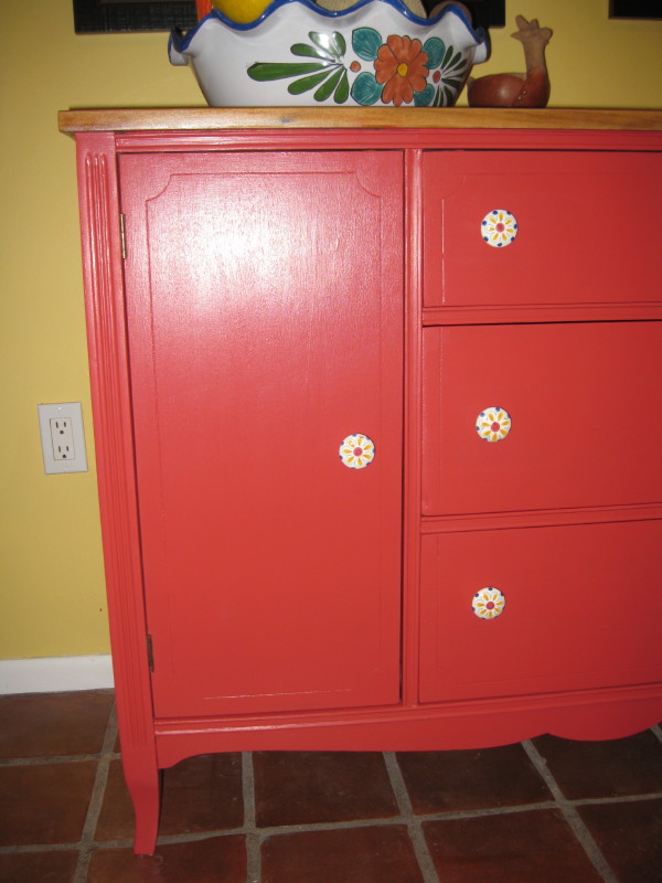 [sideboard+closeup.JPG]