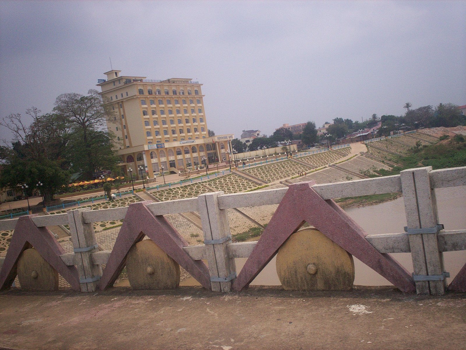 [Honeymoon3+781.jpg]