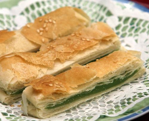 [lotus+seed+paste+crepe3.jpg]