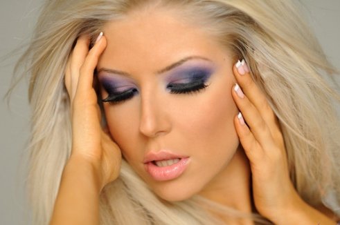 vampire eye makeup. pretty eye vampire makeup ideas. vampire eye makeup. pretty eye