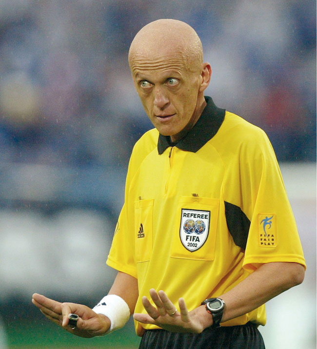 As voltas do Marreta: Pierluigi Collina melhor árbitro dos últimos 25 anos