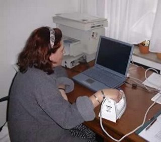 [mulher+computador-omundodosmachos.jpg]