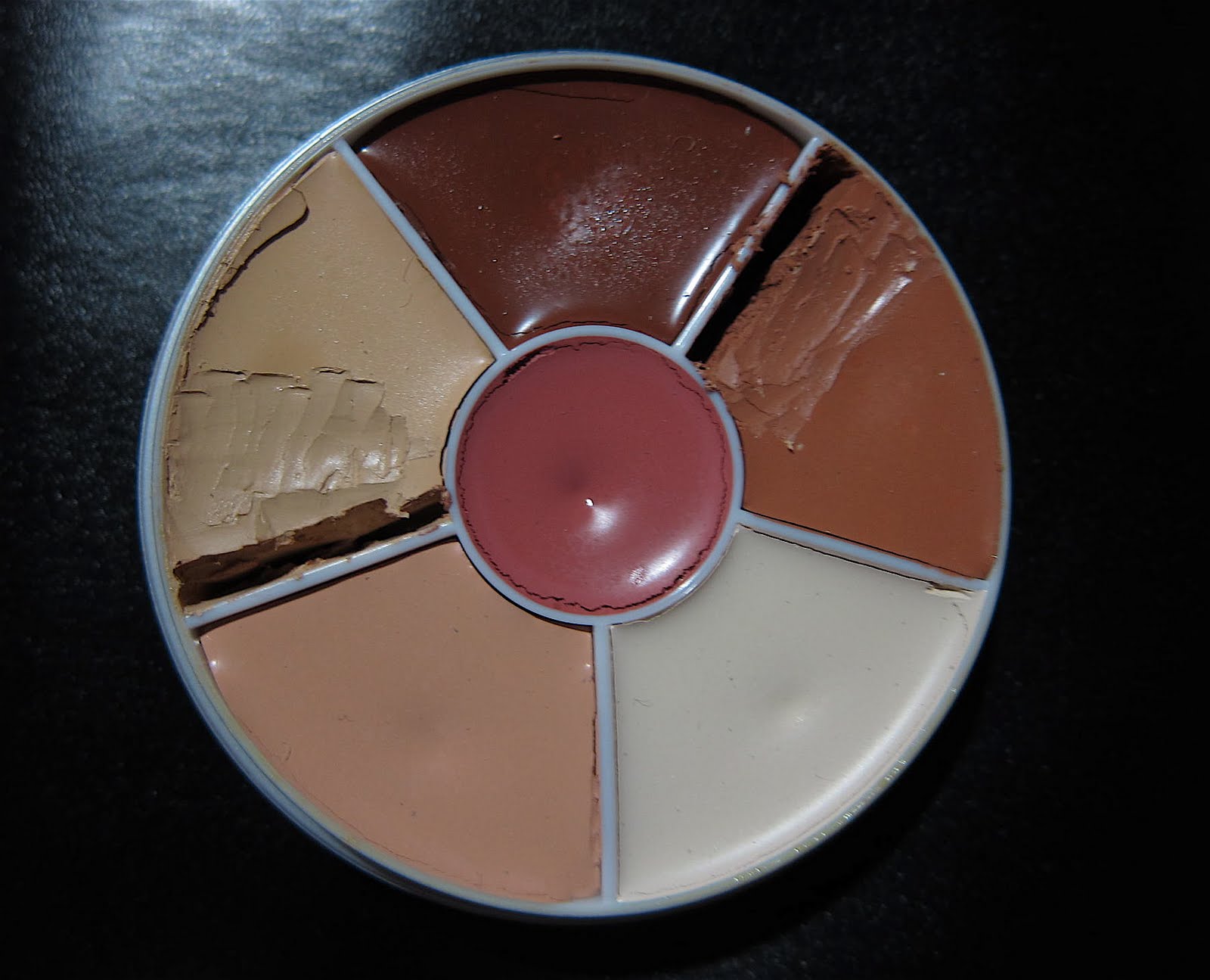 Kryolan Foundation