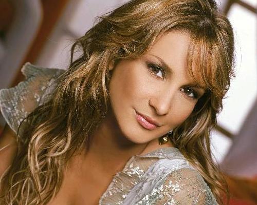 http://4.bp.blogspot.com/_S9X0ZIC2-PY/S_1zLpEa5aI/AAAAAAAAB54/zUMI48eN62g/s1600/claudia_leitte.jpg
