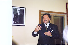 Doyuk talking in 1998 Ismir