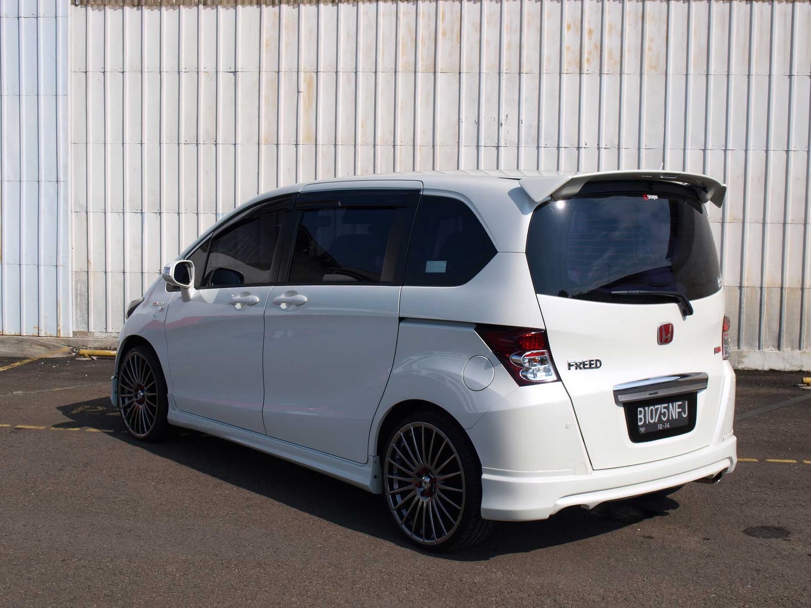 Drivers Corner BODYKITS FOR HONDA FREED