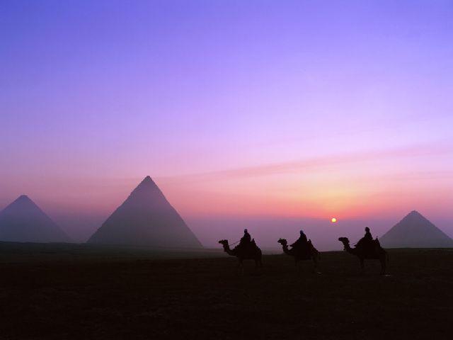[piyramids+at+dusk.jpg]