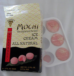 japanese%2Bstrawberry%2Bmochi%2Bice%2Bcream.jpg
