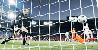 Belanda tewas di suku akhir
