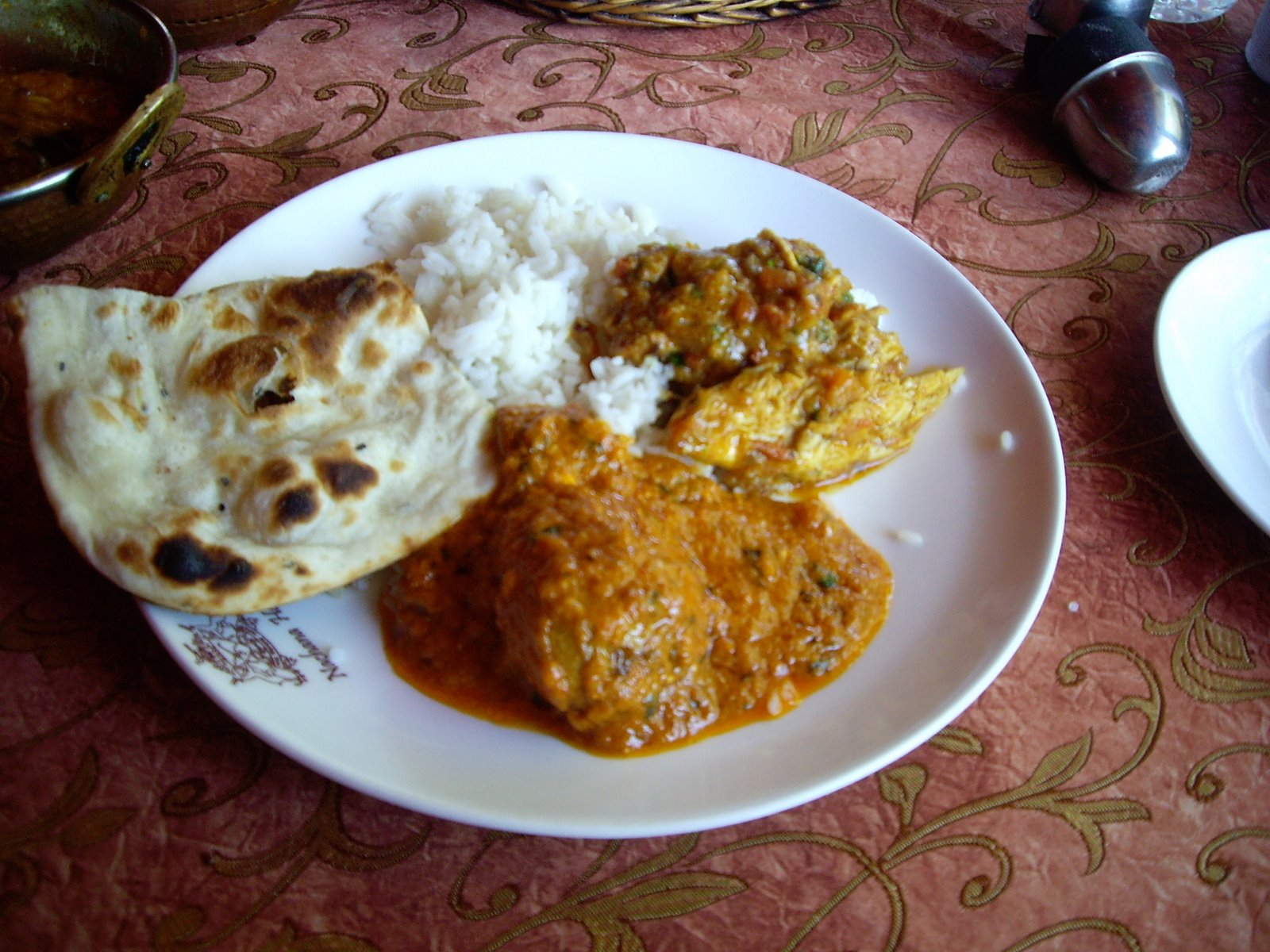 [!lunch+at+the+same+haveli.JPG]