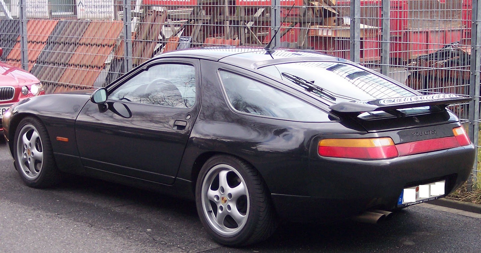 http://4.bp.blogspot.com/_SJZzHWvv1FE/TTH1_WAn8aI/AAAAAAAAHbY/EoUNaRc2Jio/s1600/Porsche-928-3.jpg