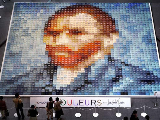 Mosaico de Van Gogh feito com Camisas