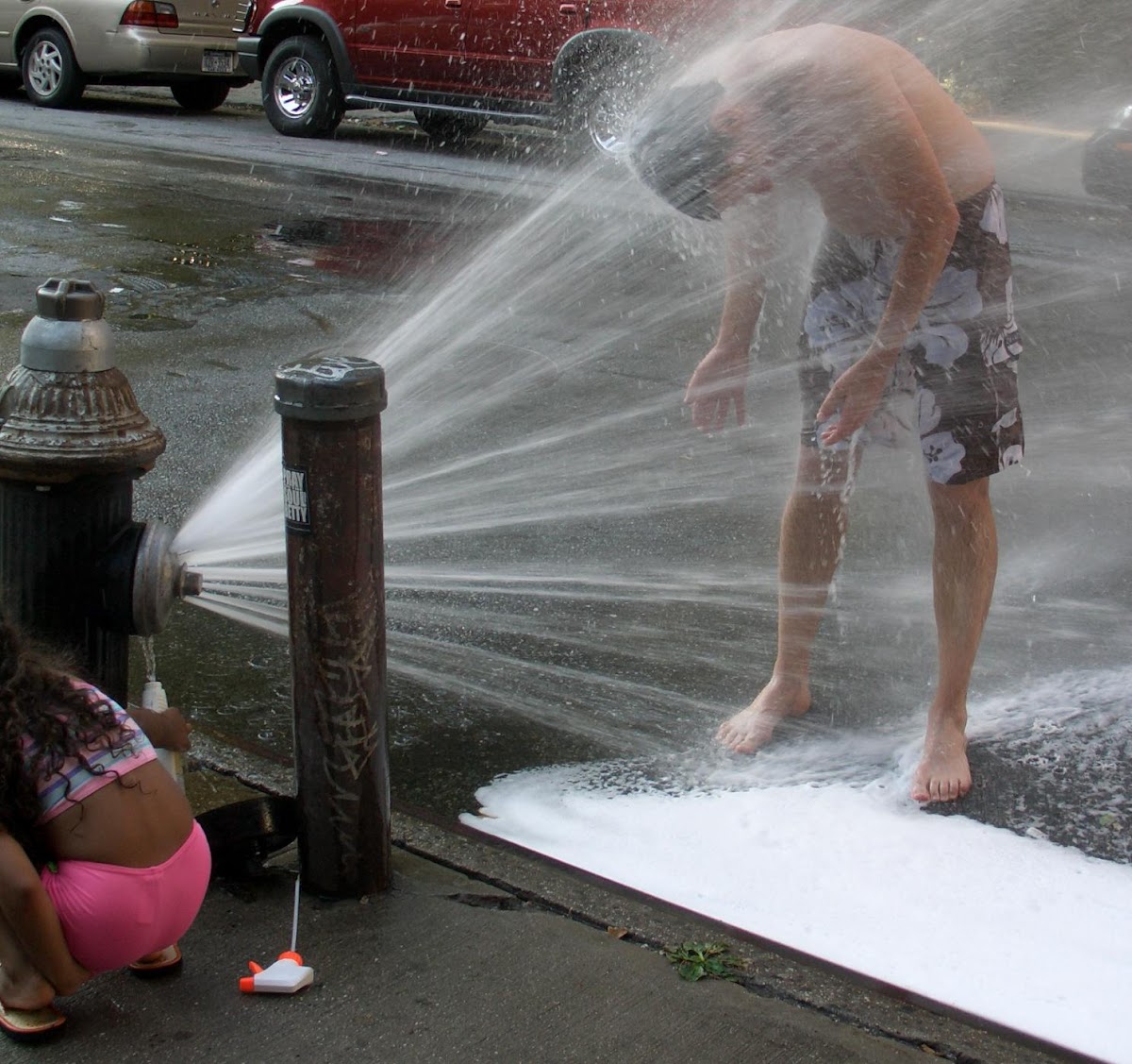 http://4.bp.blogspot.com/_SKp2_4Hap48/TDMcVlAE8bI/AAAAAAAAw2A/ejmz-4yN65U/s1200/CALOR_white_fire_hyrdant.jpg