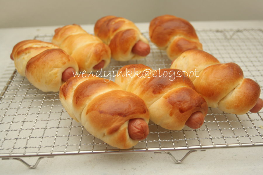 Table for 2.... or more Wonderfully Soft Bread