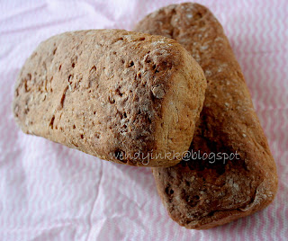 Table for 2.... or more: Pumpernickel Bread