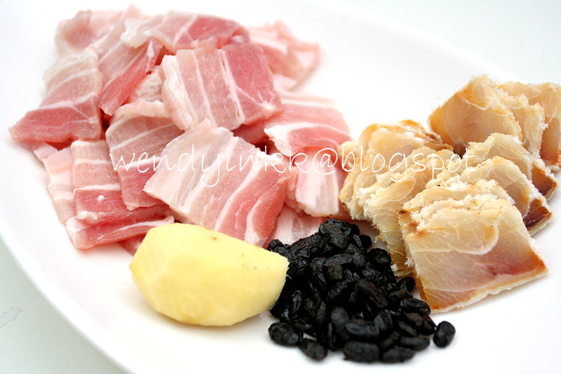 Table for 2.... or more Salted Fish Steamed Pork