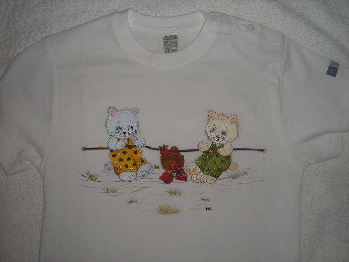 T-shirt com gatinhos