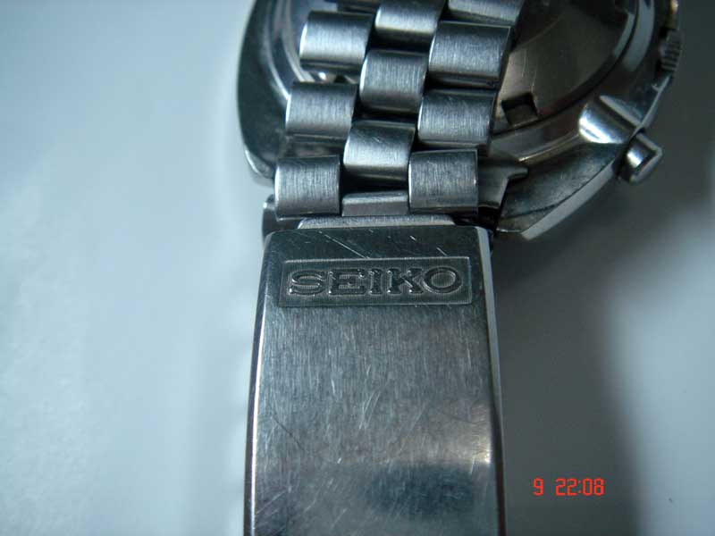 [Seiko+6139+-+6002+Yellow+buckle.jpg]