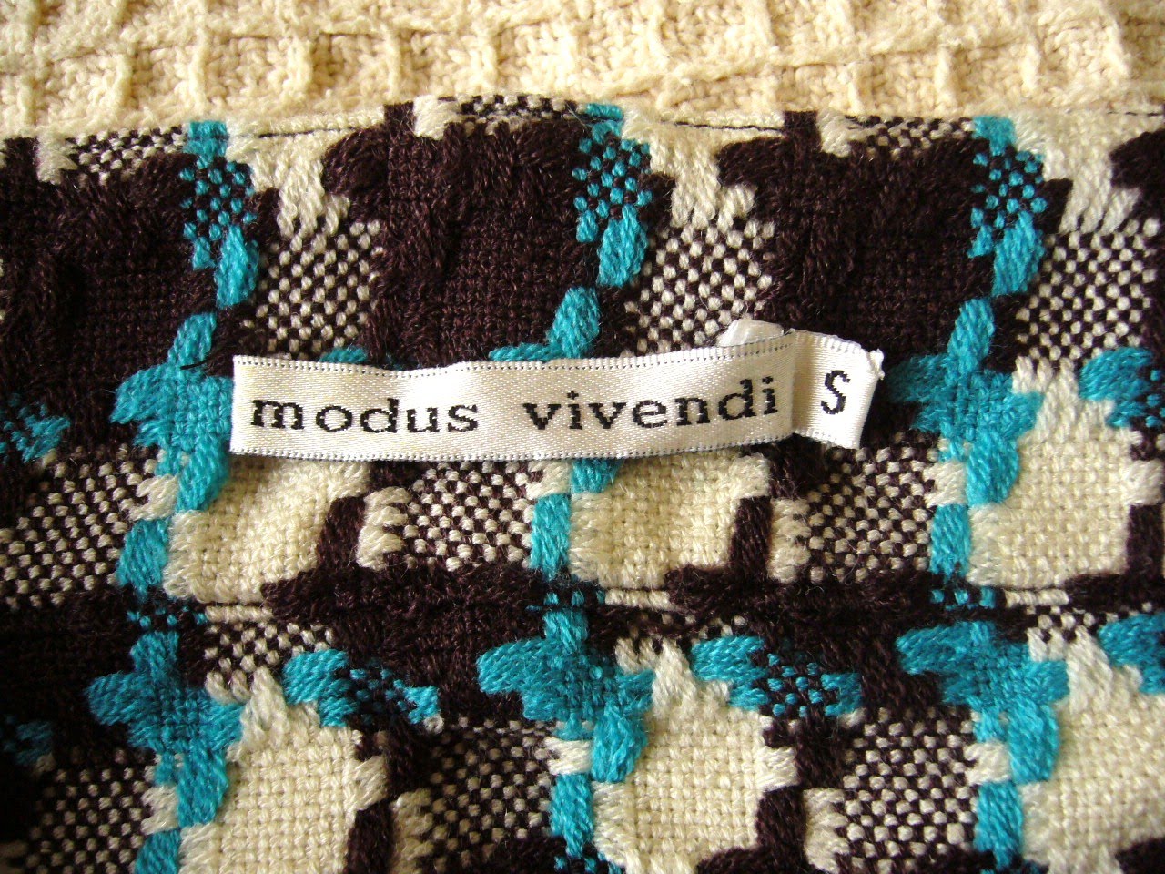 [Houndstooth-Skirt-Closeup2.jpg]