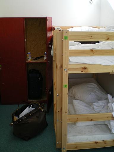 Junges Mädchen haarige Muschi fickt im Schlafzimmer Junges Mädchen haarige Muschi fickt im Schlafzimmer