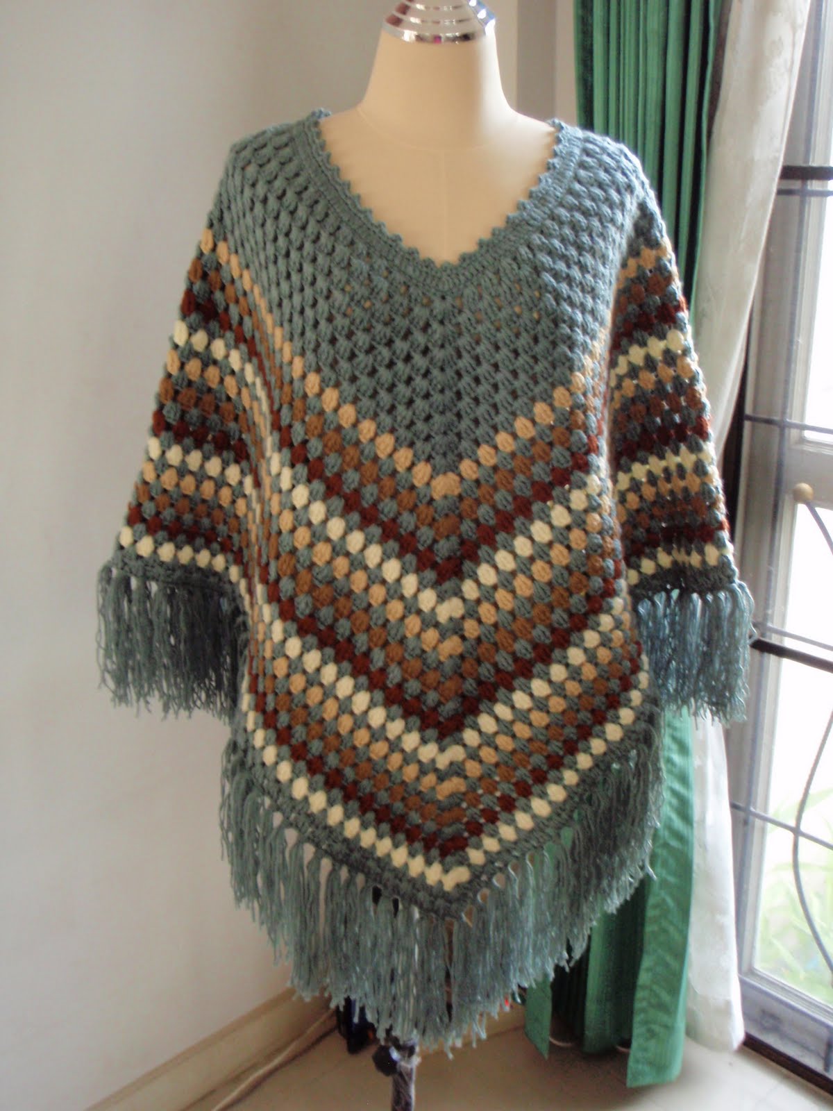 Myknittingdaily: Crochet Poncho Grey
