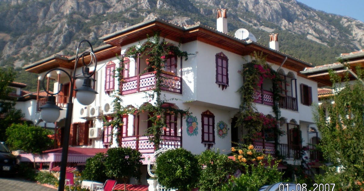 Gezgin Saffet Akyaka Evleri