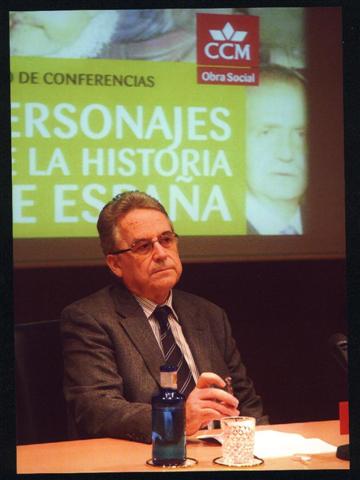 [SANTOS+JULIA+(Small).JPG]