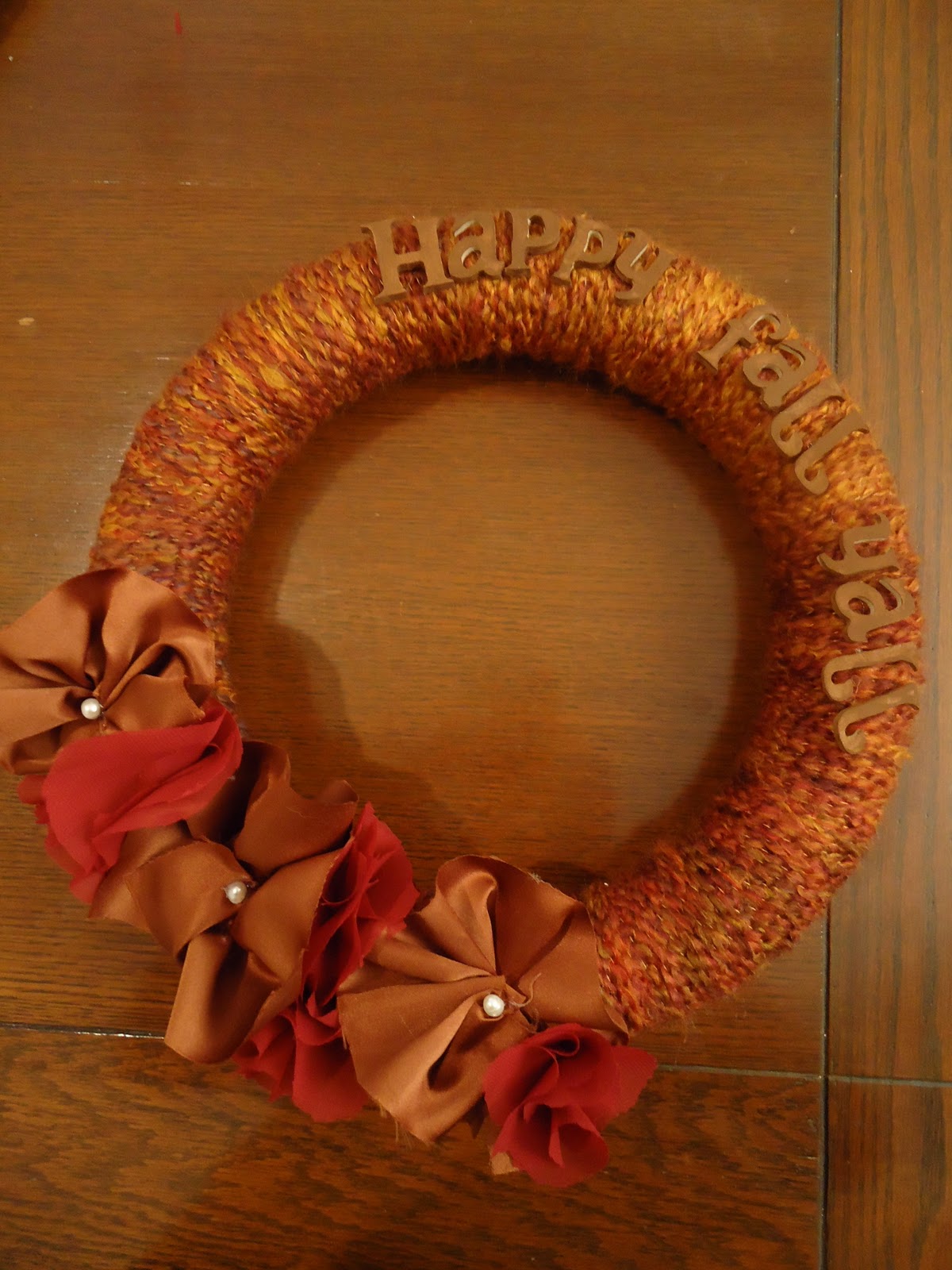 Gringa and Groom DIY Yarn Wreath Tutorial