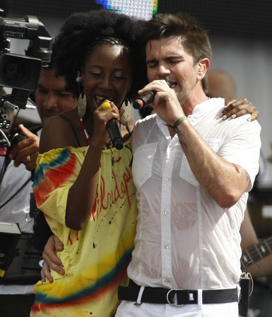 Aki e' la Cosa Juanes, eufórico en el Bicentenario de la Independencia