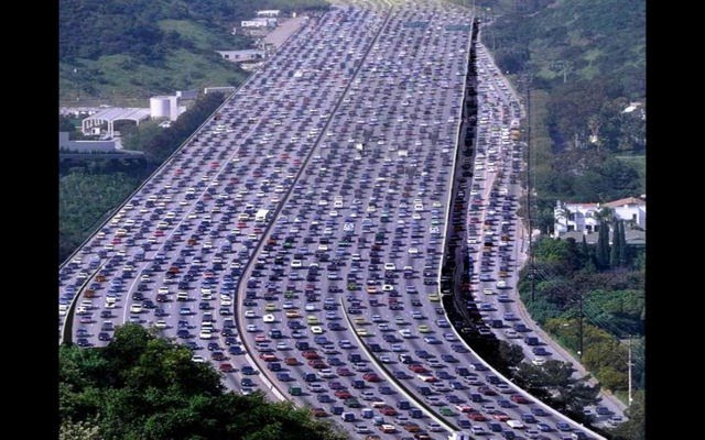 huge-highway-full-of-cars.jpg