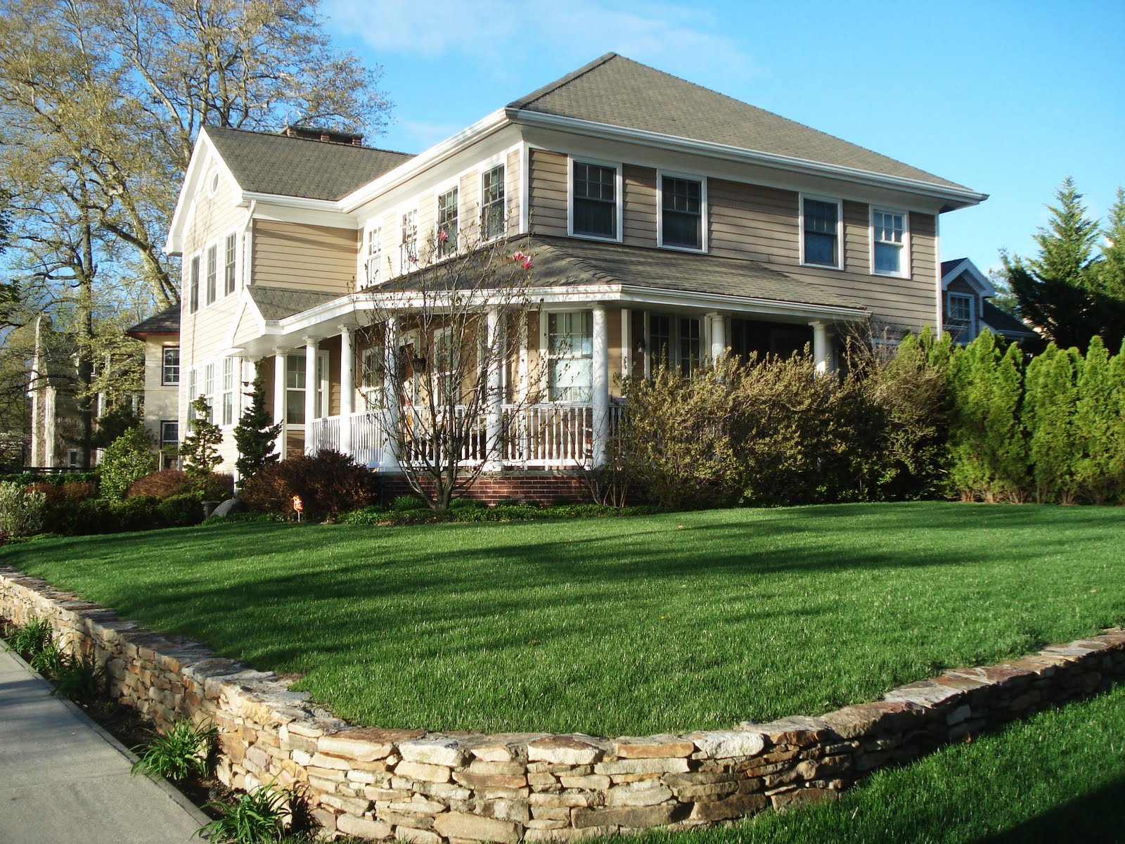 RG _ into the studio The Houses of Douglas Manor NY