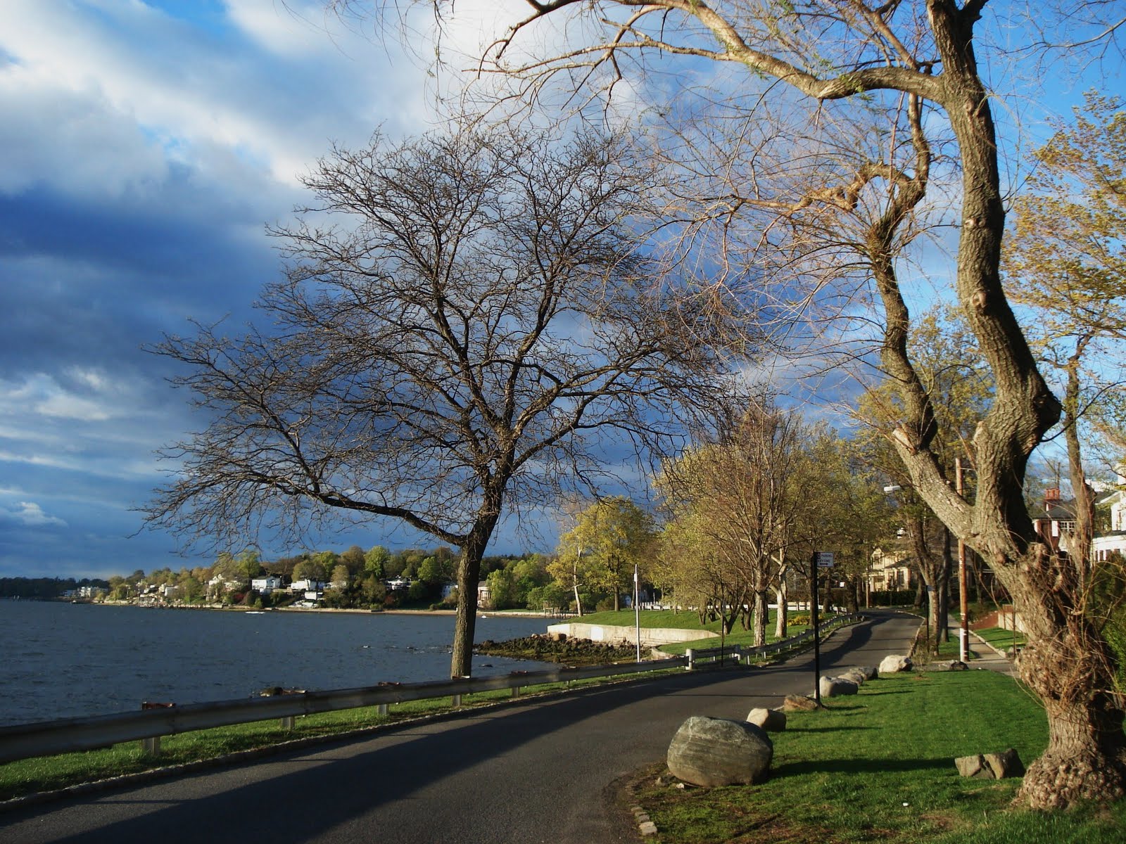 RG _ into the studio The Houses of Douglas Manor NY