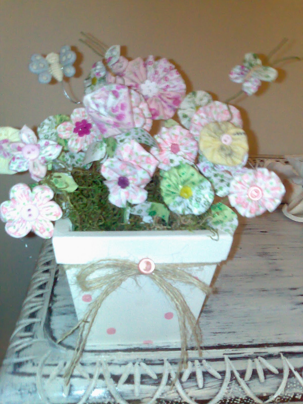Macetas con flores de tela - Imagui