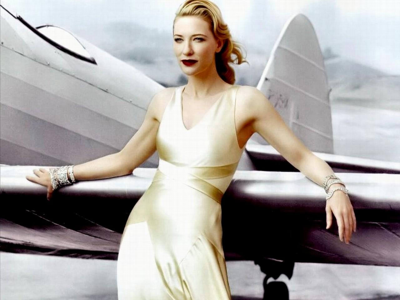 http://4.bp.blogspot.com/_Si7zjQmZnm4/SpJs4-4wNVI/AAAAAAAAEuk/iTZNA5NOofw/s1600/Fullwalls.blogspot.com_Cate_Blanchett%2841%29.jpg